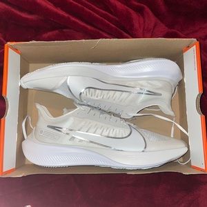 Nike Zoom Gravity White Running Shoes Men Size 13